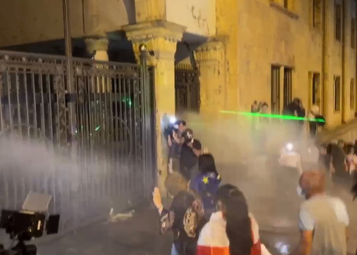 Foto:Policía de Georgia dispara balas de goma y gas lacrimógeno contra manifestantes/Cortesía