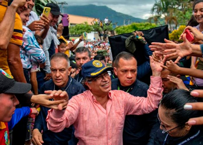 Foto: Mandatario de Colombia escucha al pueblo /cortesía