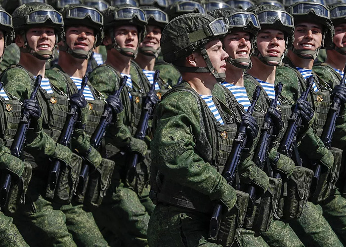 Desfile militar en Moscú por el aniversario del Día de la Victoria