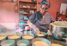 A sus 72 años, Doña Gladys Martínez sigue endulzando vidas con sus pasteles en León
