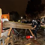 Campamento propalestino es atacado por grupos contramanifestantes en California