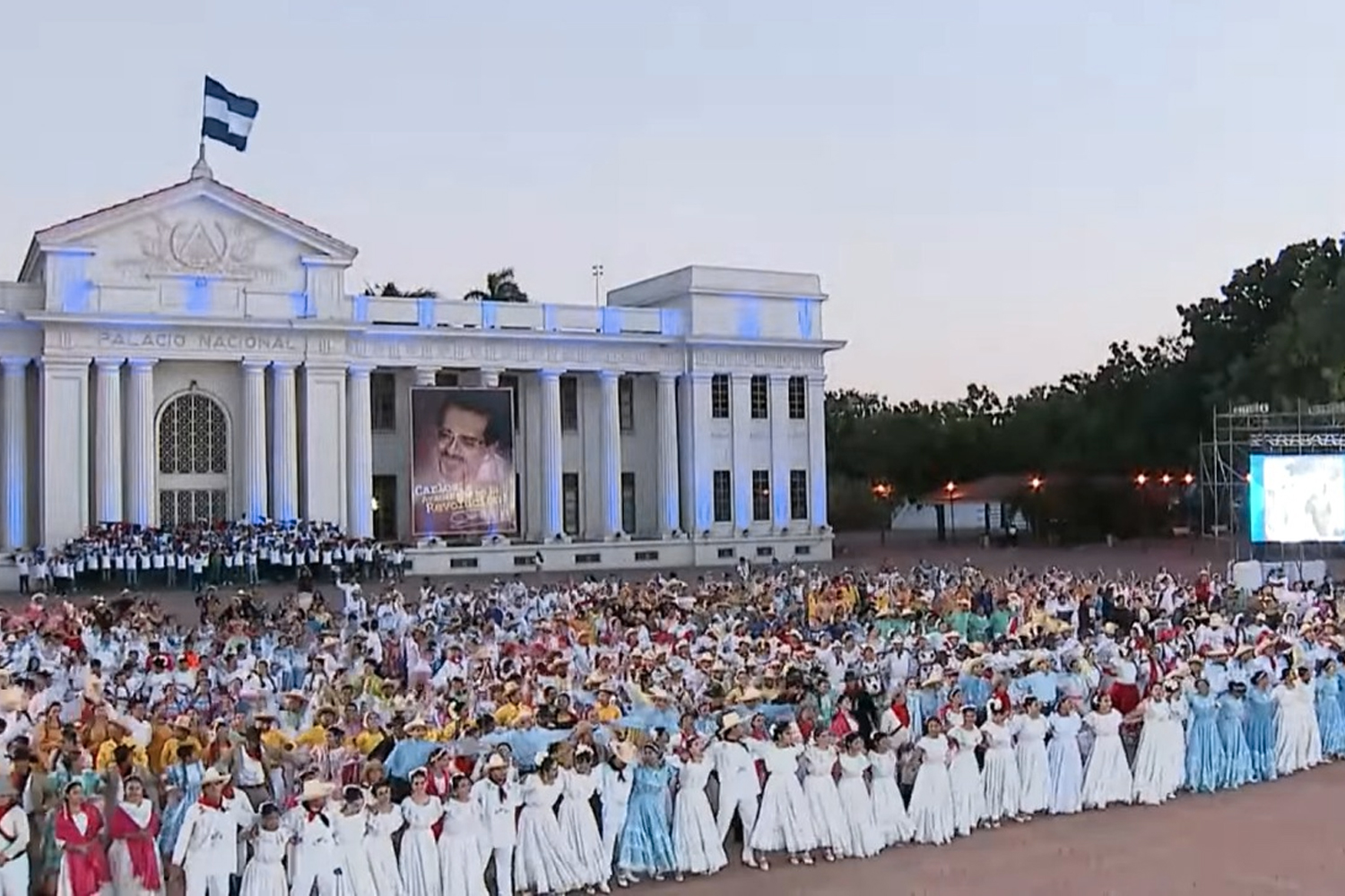 Foto: Celebración del natalicio 129 del General Sandino, en un acto presidido por el Comandante Daniel Ortega y la Vicepresidenta Rosario Murillo/Cortesía