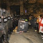 Policía de Georgia dispara balas de goma y gas lacrimógeno contra manifestantes
