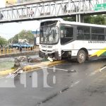 Foto: Accidente con bus y un peatón en Carretera Norte, Managua / TN8