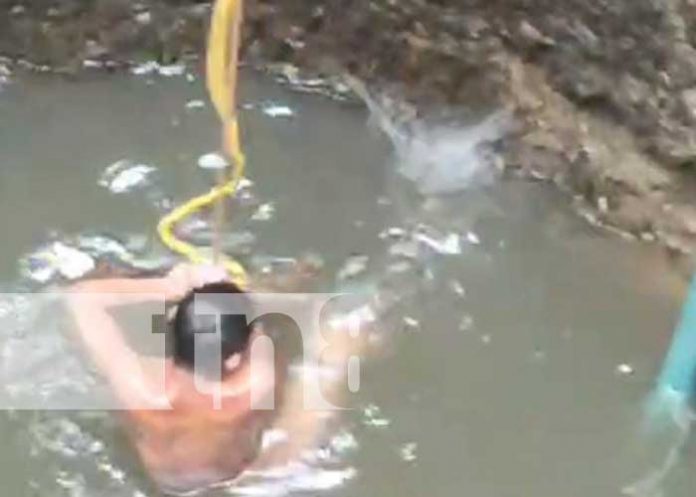 Foto: Hombre se precipita en una noria, o pozo, en Rivas / TN8