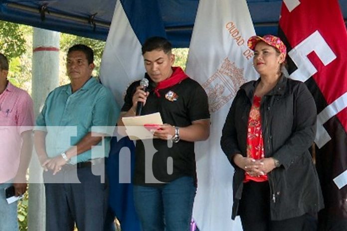 33 Habitantes de San Isidro de la cruz verde, recibieron 11 cuadras nuevas como parte del programa calles para el pueblo