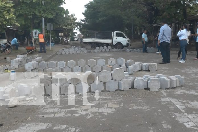 Foto: ¡Pronto las familias de Moyogalpa estrenarán una nueva calle! Un avance en infraestructura vial que mejora la vida de todos. /TN8 Foto: ¡Pronto las familias de Moyogalpa estrenarán una nueva calle! Un avance en infraestructura vial que mejora la vida de todos. /TN8