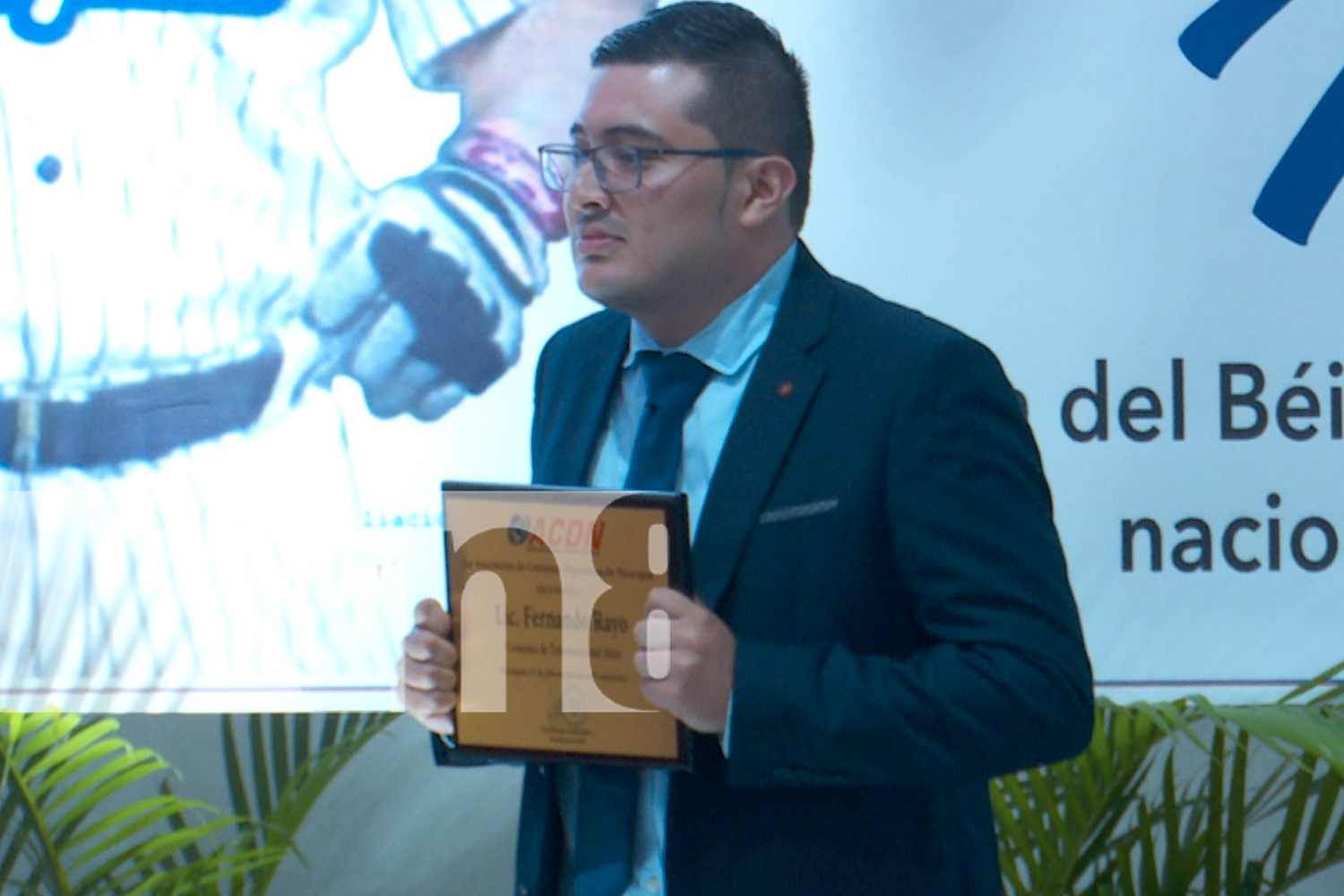 Foto: Fernando Rayo es reconocido como el mejor cronista deportivo del año 2024/TN8