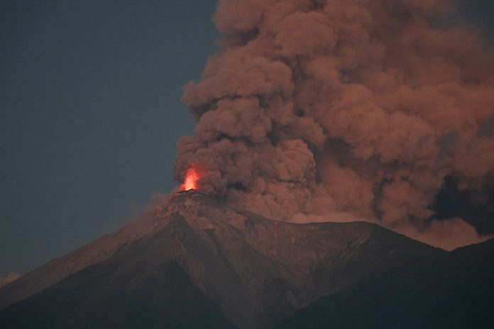 Foto: Evacuaciones masivas por erupción del Volcán de Fuego en Guatemala/Cortesía
