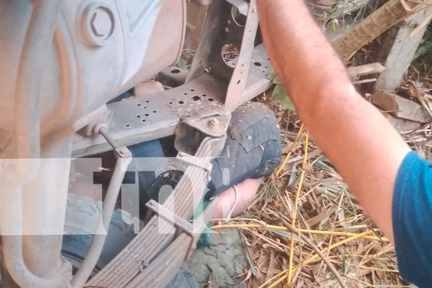 Foto: Camioneta vuelca y deja un joven muerto en la carretera Matagalpa-La Dalia/TN8